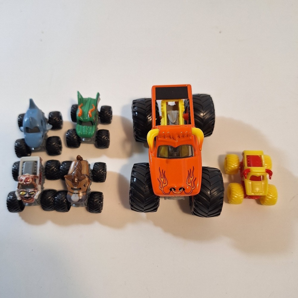 Monster Jam Monster Truck 5 Mini 1:87 Scale & El Toro Loco